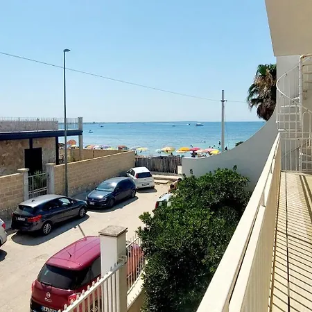 Semesterbostad Torre Lapillo Fronte Mare In Centro Con Parcheggio Coperto *