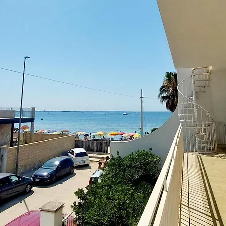 Torre Lapillo Fronte Mare In Centro Con Parcheggio Coperto Torre Lapillo