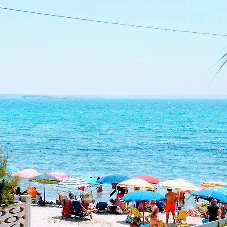 Torre Lapillo Fronte Mare In Centro Con Parcheggio Coperto Ferienhaus *