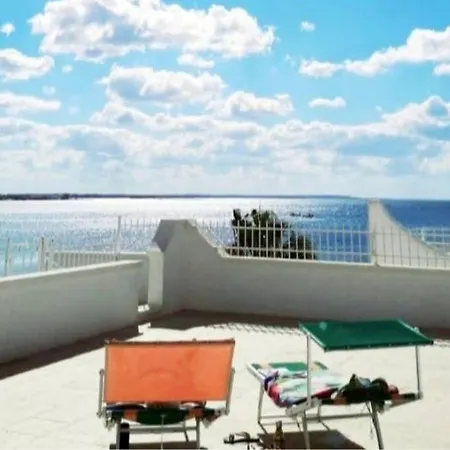 Holiday home Torre Lapillo Fronte Mare In Centro Con Parcheggio Coperto *