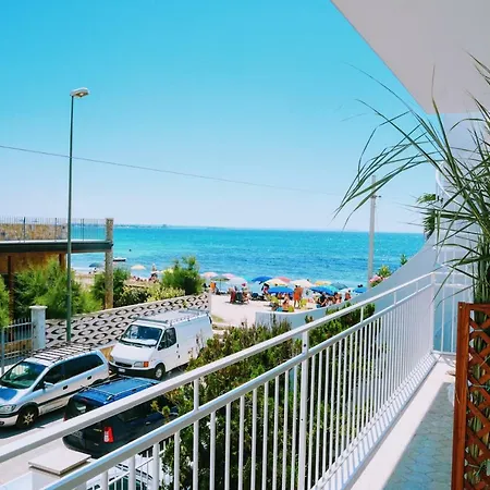 Torre Lapillo Fronte Mare In Centro Con Parcheggio Coperto Holiday home *